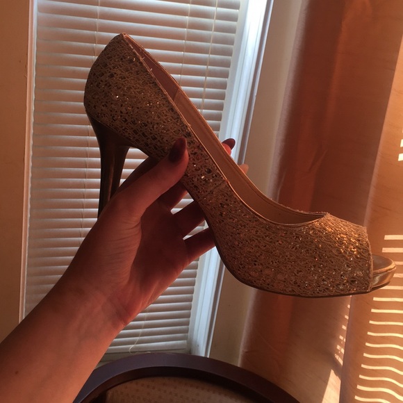 Heels - Picture 5 of 6